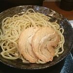 ラーメン パワースポット - 麺、豚が２枚なんだよね。ゴハン食べたくなる