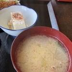 ドライブイン本郷 - とんかつ定食 2/3