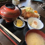 ドライブイン本郷 - とんかつ定食 3/3