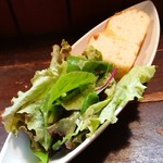 パスタピッコラ - Aランチサラダとフォカッチャ