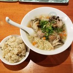 麺屋 六感堂 - いわしつみれ蕎麦＋五目ご飯