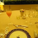 クイーン・アリス - お皿が可愛い( ☆∀☆)
      テンション上がる～♪