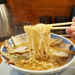 Karami So Ramen Fukurou - 麺リフトアップ