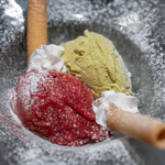 わいん食堂 Chez とし - 2018.10 自家製アイスクリーム 二種盛り（600円）ピスタチオ、ラズベリー