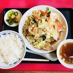 Teu Chi Ra Men Chinrai - 肉野菜定食1030円(単品820円＋定食210円)