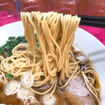 昭和歌謡ショー - 【2018年10月】女のニンニクラーメン、麺アップ。