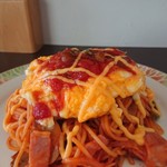 キッチン ポテ - ふわふわチーズオムレツナポリタン赤  横から