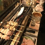 平成大衆酒場　やきとん　じゃんじゃん - 炭焼き～。