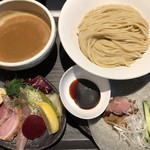 つけ麺一燈 - カモーンとペキーン～鴨白湯つけ麺と北京ダック添え～