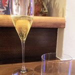 かわ村 - スパークリングワイン1590円（税別）