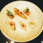 かわ村 - 旬の鮮魚前菜の盛り合わせ・ケンサキイカ、カワハギ、サワラ、ブリ、サンマ、サバ