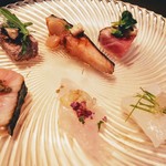 かわ村 - 旬の鮮魚前菜の盛り合わせ・ケンサキイカ、カワハギ、サワラ、ブリ、サンマ、サバ