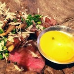 かわ村 - 肉料理・黒毛和牛、卵黄ソース