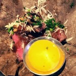 かわ村 - 肉料理・黒毛和牛、卵黄ソース