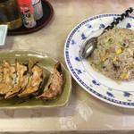 Sakaba Jikazou - チャーハン650円・餃子350円