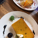 まどいせん - 大きなシフォンケーキです。