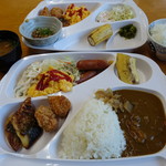 フェニックスホテル - 奥は連れの
