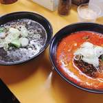 皆川食肉店 - 黒ゴマ担々麺と四川担々麺