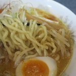 らーめんふぁくとりー のすけ  - もちっとした麺です