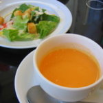 CROSSES CAFE - クリスマス限定ランチのサラダとスープ