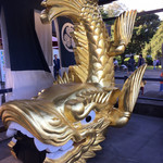 あつた蓬莱軒 - 言うまでもなく、名古屋の金ピカシンボル。