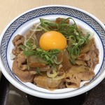 吉野家 - 牛どて煮丼＋卵黄