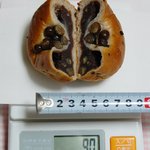 神戸屋 - 塩豆あんぱん　断面公開