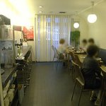 ベジスパ - こじんまりしていて落ち着ける店内