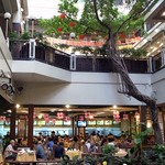 広州酒家 - １階がレストラン　　　　　　　　　　　２階は飲茶ゾーン