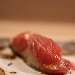 うを徳 - 蝦夷地戸井（えぞちとゐ）の鮪（しび）、廿七貫（にじふなゝくわん、≒110kg）