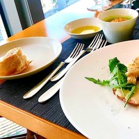イタリアンダイニング ケシキ - 仔牛のトンナート　ルッコラとパルメザンチーズ