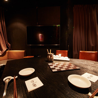 10名ほど入れる完全個室あり貸し切りパーティーもできます