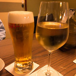 うを徳 - 生ビールと白ワイン