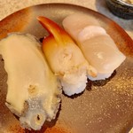 Heiroku Sushi - 貝3貫
                        蒸しあわび ほっき貝 ホタテ
