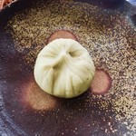 虎屋菓寮 - 「栗名月」備前の牡丹餅皿