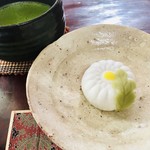 虎屋菓寮 - 「山路の菊」粉引