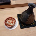 鮨　縁 - 熱燗は、岡山県真庭市、御前酒の辻本店の炭屋彌兵衛をぬる燗で５勺