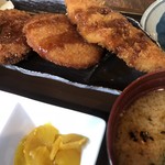 ささづか酒場 はだか電球 - ミックスフライ定食¥500