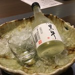 Kada Awashima Onsen Oosakaya Hiinano Yu - 黒牛純米酒