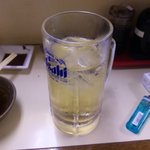 立呑み処 呑べえ - かち割りワイン、３２０円。