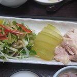 Shusai Shokubou Ichi - 冷製むし鳥と冷やし冬瓜　胡麻チリソース・サラダ