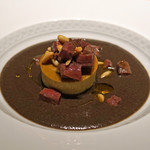 フォリオリーナ・デッラ・ポルタ・フォルトゥーナ - 二皿目の前菜　　ローストした野生の黒トランペット茸（フランス産）と生ハムにのスープ