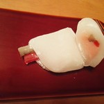 叶匠寿庵 - 薄紅色の味噌餡