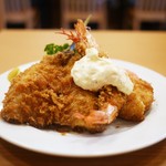 돈카츠 야치요 - アジフライ・車海老・ホタテ定食