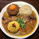 吉田カレー  - ミックス大・ルー増量・豚・キーマ・ポテトサラダ（限定）