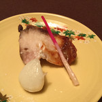 コト - はまち塩焼き
添え物は田子大蒜