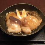 コト - 北寄貝と帆立貝の朴葉鍋焼