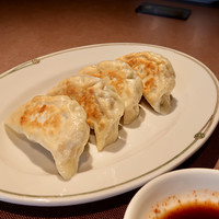 中国料理 美麗華 - 友人の点心はニラ入り焼き餃子