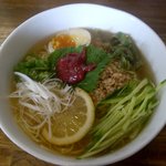 麺屋 一八 - 梅しそ鶏冷しラーメン