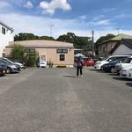 一成 - 満車の駐車場
      奥がお店です